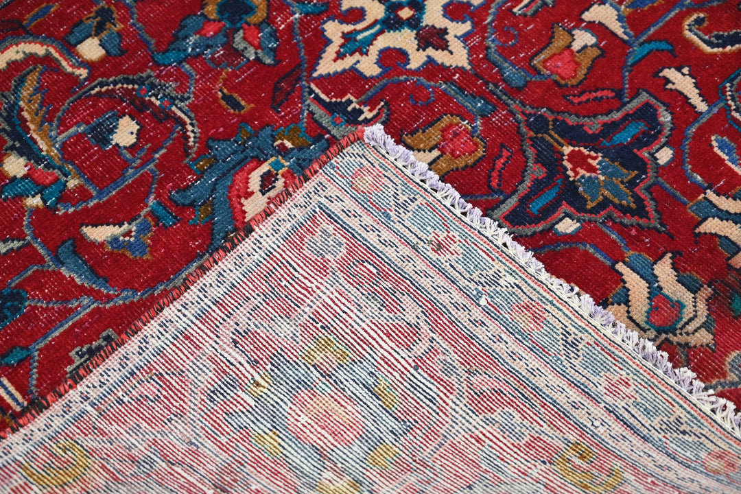 red Medium rug 4' 11" x 8' 10"