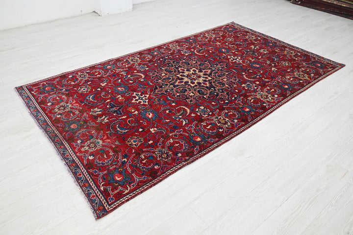 red Medium rug 4' 11" x 8' 10"
