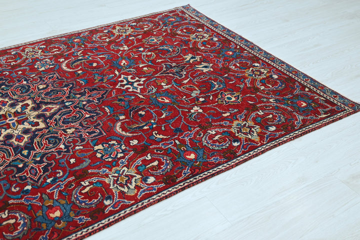 red Medium rug 4' 11" x 8' 10"