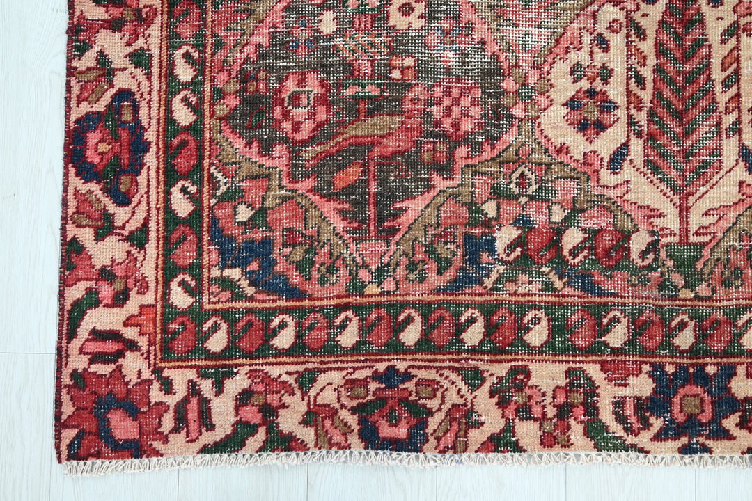 red Large rug 5' 0" x 9' 8"