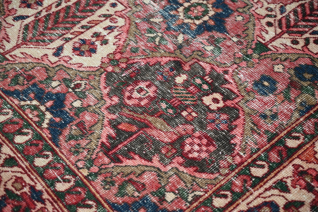 red Large rug 5' 0" x 9' 8"