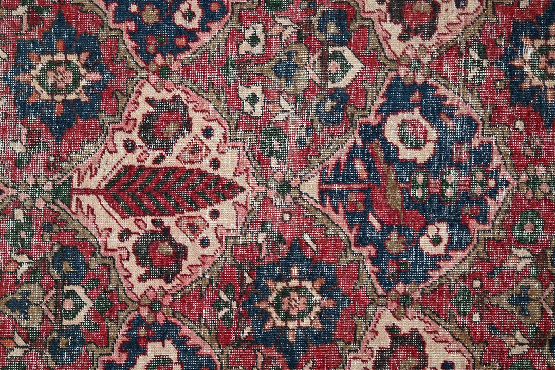 red Large rug 5' 0" x 9' 8"