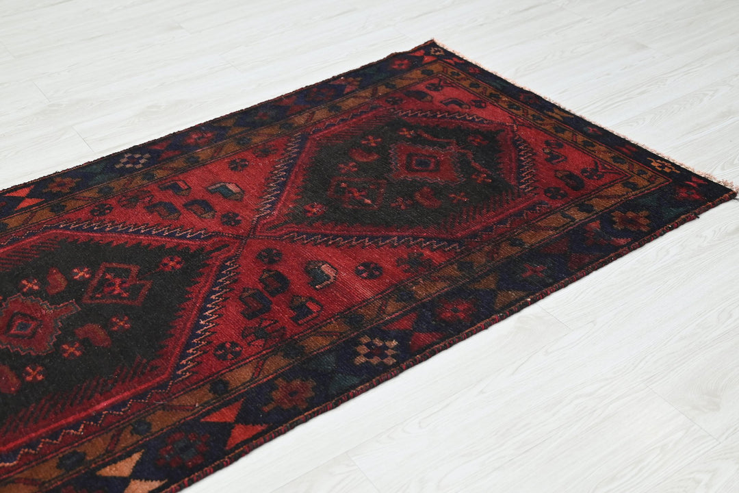 red Runner rug 3' 1" x 9' 2"