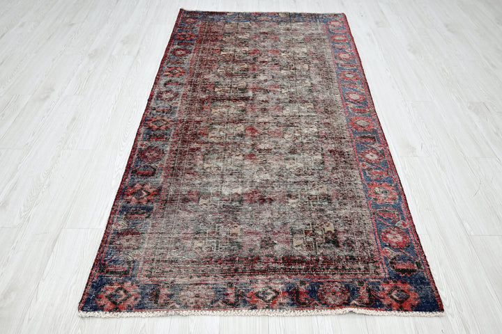 gray Medium rug 3' 10" x 7' 9"
