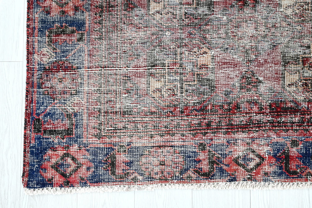 gray Medium rug 3' 10" x 7' 9"