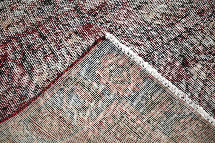 gray Medium rug 3' 10" x 7' 9"