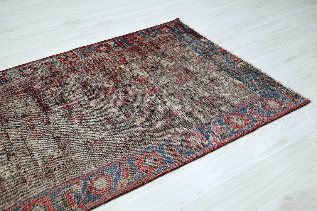 gray Medium rug 3' 10" x 7' 9"