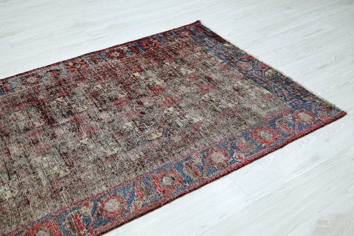 gray Medium rug 3' 10" x 7' 9"
