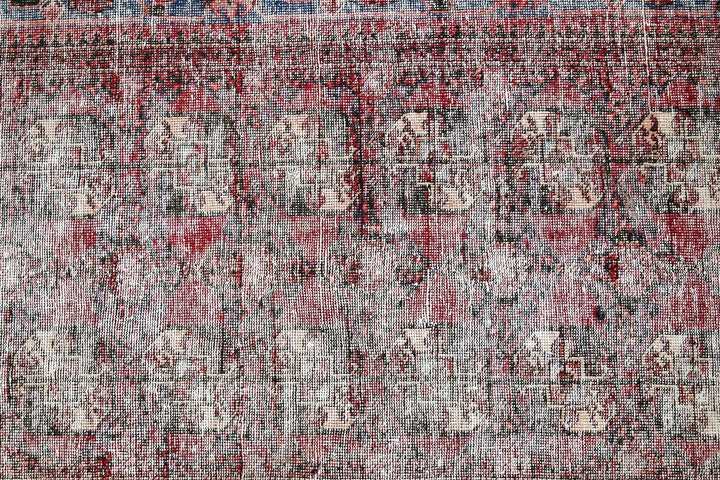 gray Medium rug 3' 10" x 7' 9"