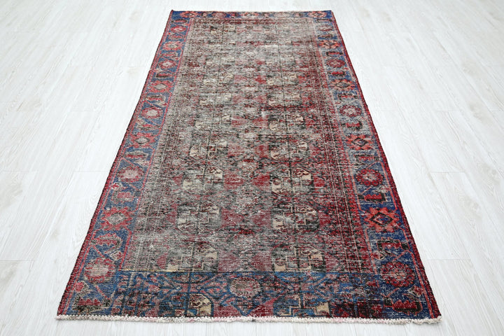 gray Medium rug 3' 10" x 7' 9"