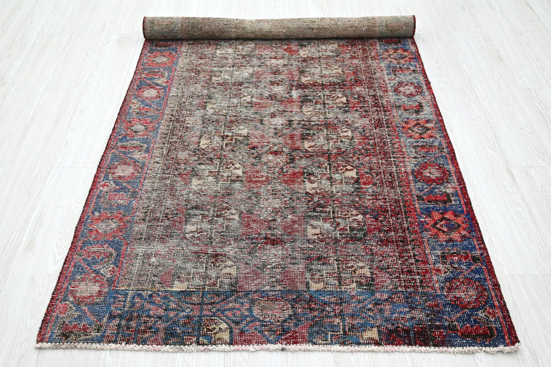 gray Medium rug 3' 10" x 7' 9"