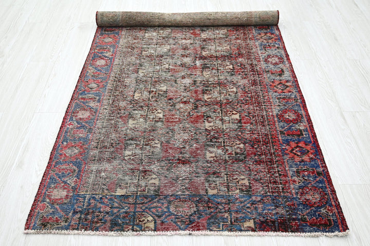 gray Medium rug 3' 10" x 7' 9"