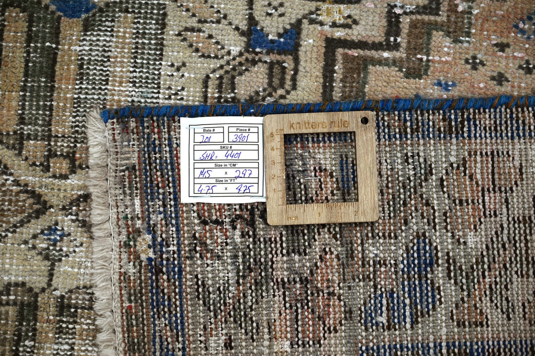 brown Large rug 4' 9" x 9' 9"