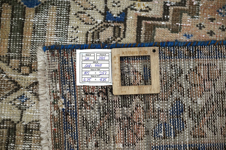 brown Large rug 4' 9" x 9' 9"