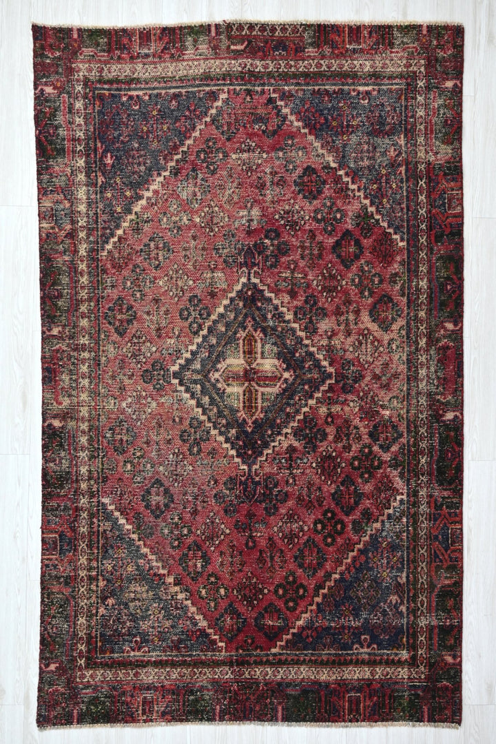 red Medium rug 5' 4" x 8' 6"