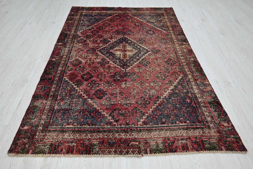 red Medium rug 5' 4" x 8' 6"