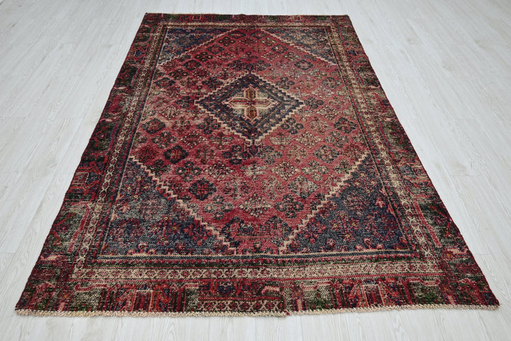 red Medium rug 5' 4" x 8' 6"