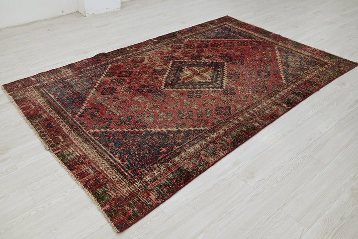 red Medium rug 5' 4" x 8' 6"