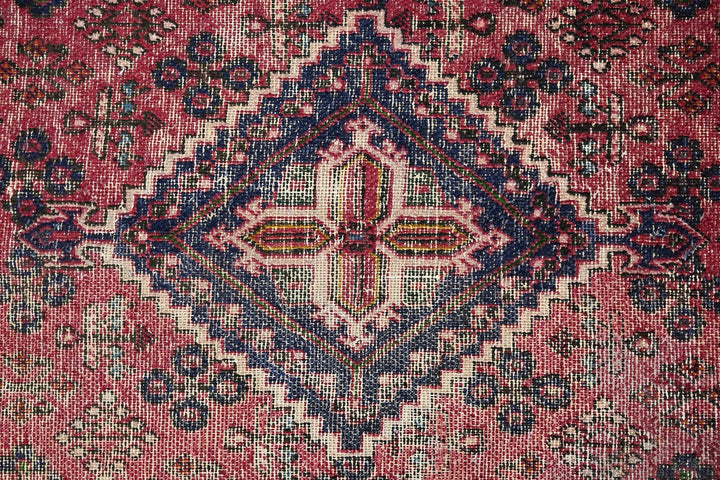 red Medium rug 5' 4" x 8' 6"