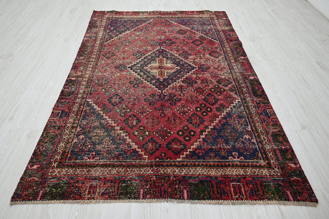 red Medium rug 5' 4" x 8' 6"