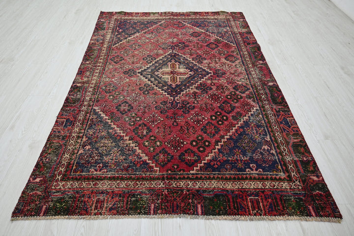 red Medium rug 5' 4" x 8' 6"