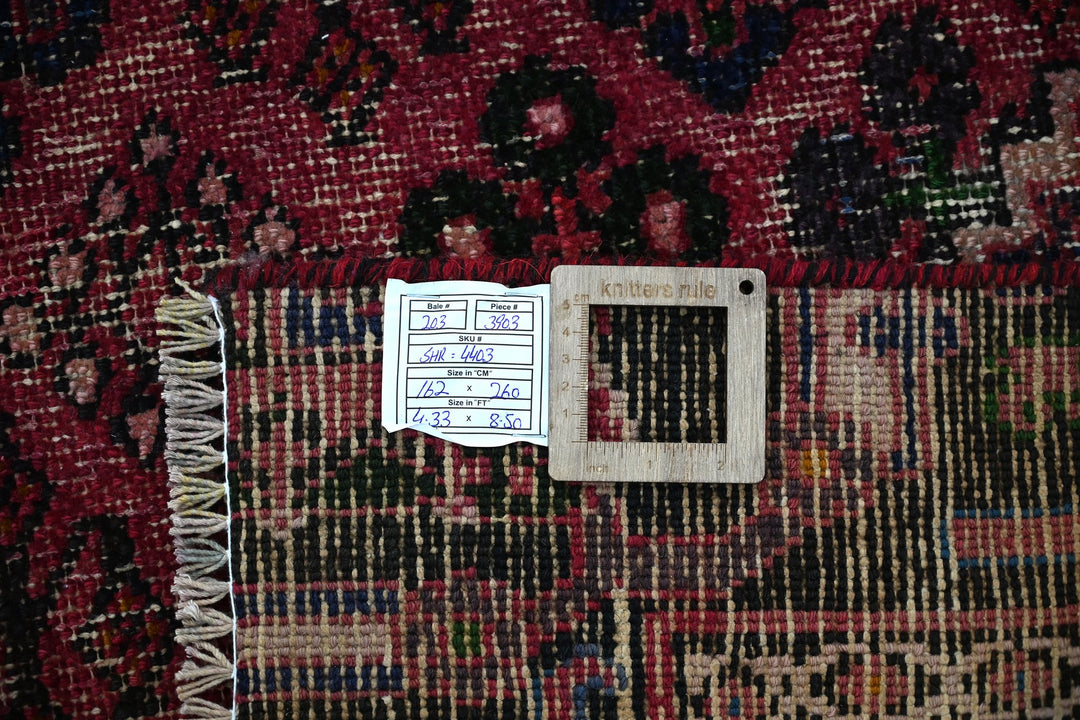 red Medium rug 5' 4" x 8' 6"