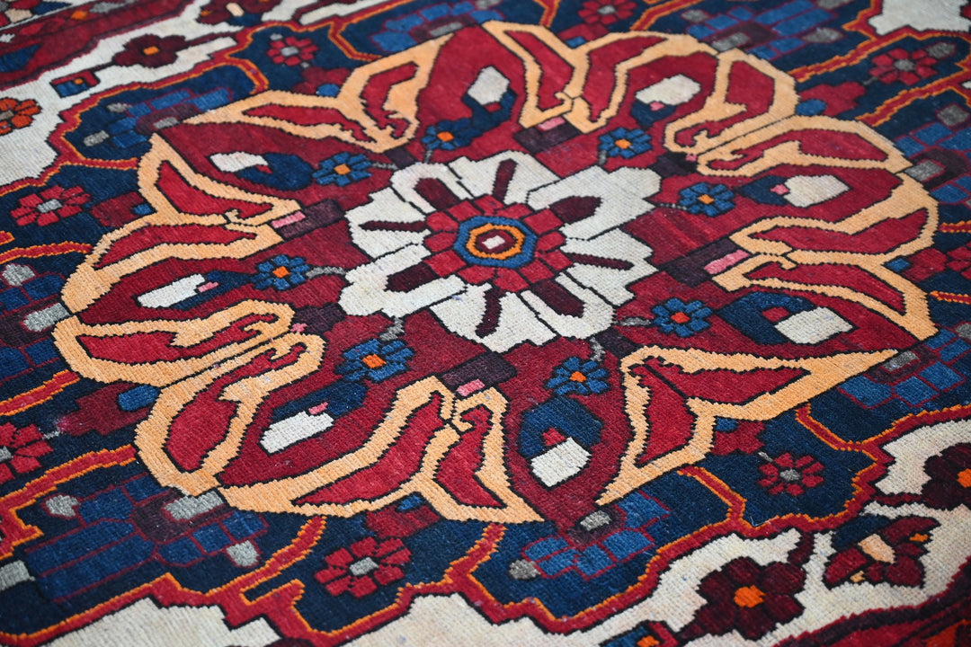 red Large rug 4' 8" x 10' 0"