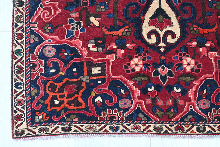 red Medium rug 3' 10" x 7' 5"