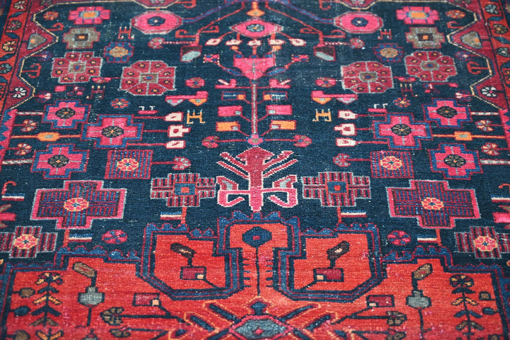 Medium rug 4' 3" x 6' 11"