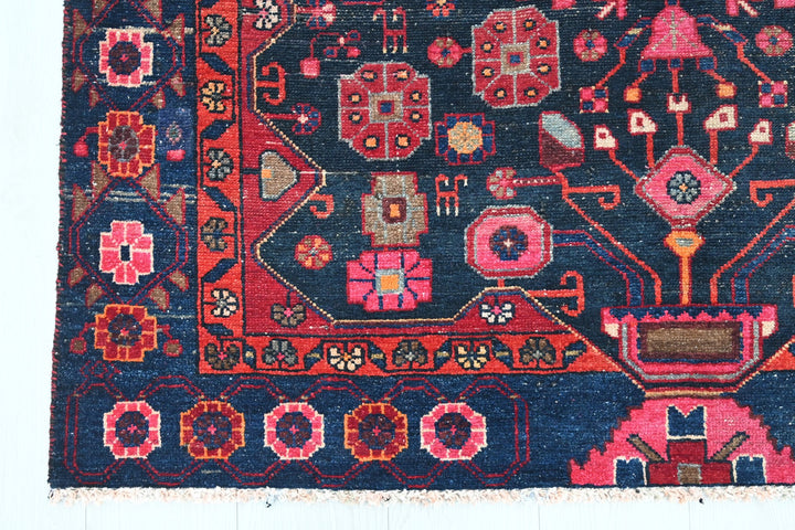 Medium rug 4' 3" x 6' 11"