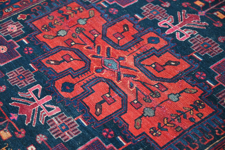 Medium rug 4' 3" x 6' 11"