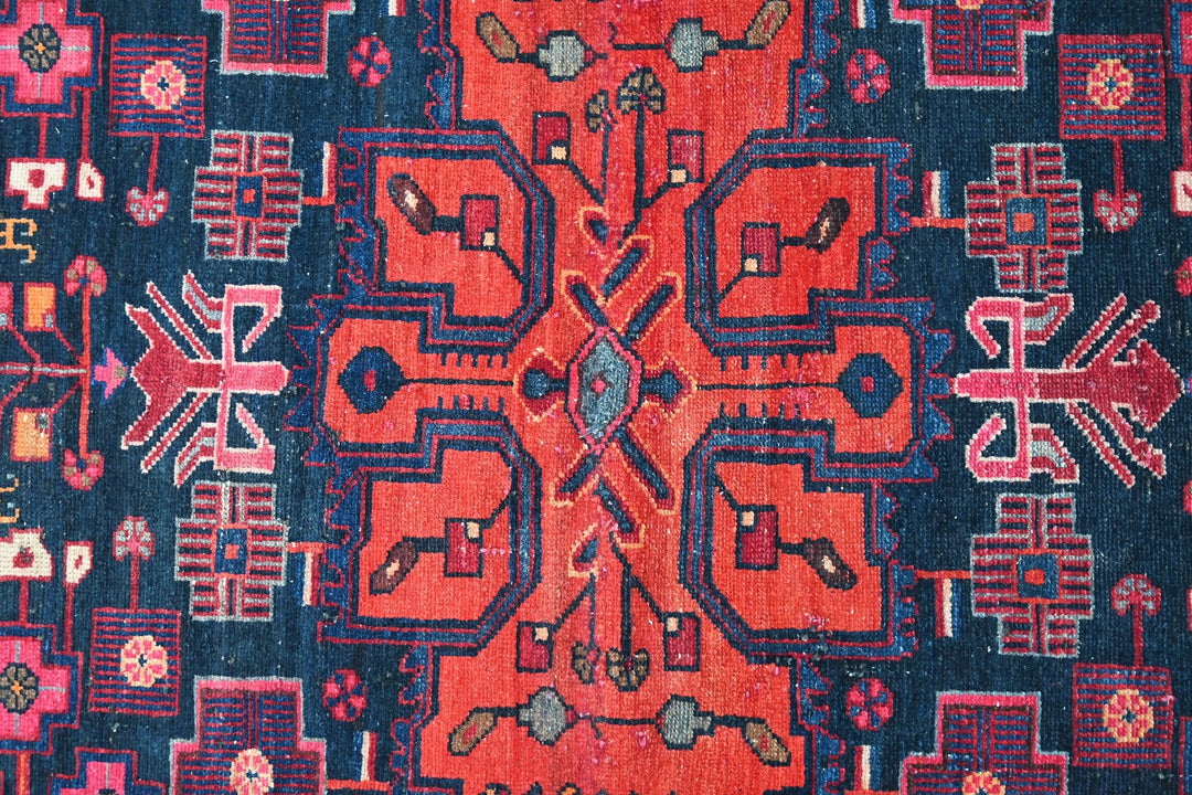 Medium rug 4' 3" x 6' 11"