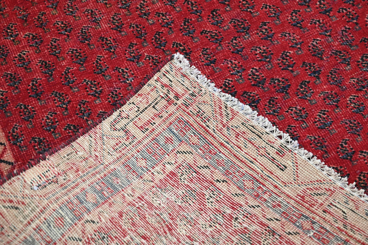 Accent rug 3' 10" x 6' 5"