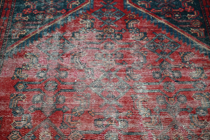 Medium rug 4' 0" x 6' 8"