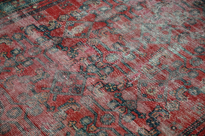Medium rug 4' 0" x 6' 8"