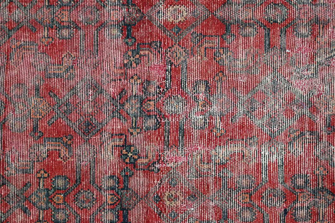 Medium rug 4' 0" x 6' 8"