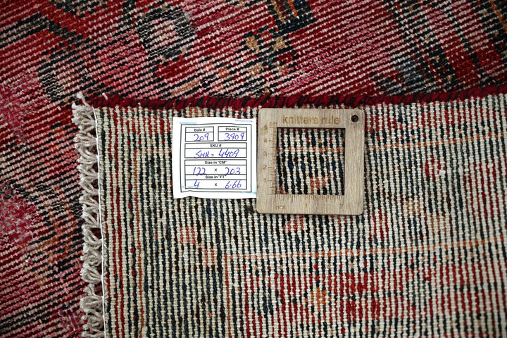 Medium rug 4' 0" x 6' 8"