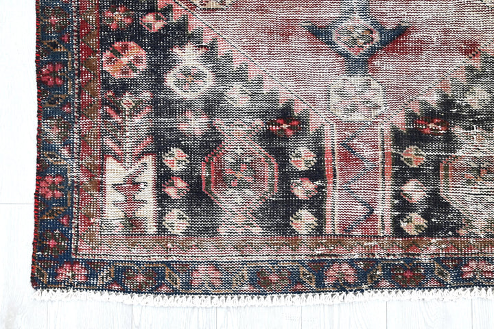 white Medium rug 3' 9" x 7' 3"