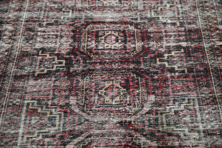 red Medium rug 3' 9" x 7' 0"