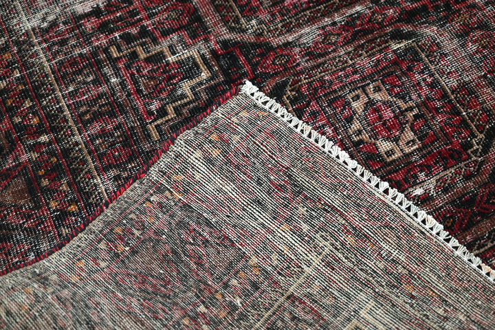 red Medium rug 3' 9" x 7' 0"