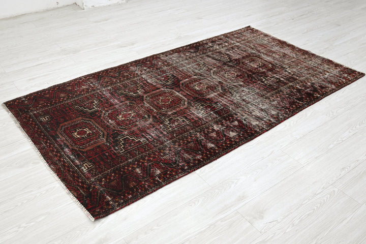 red Medium rug 3' 9" x 7' 0"