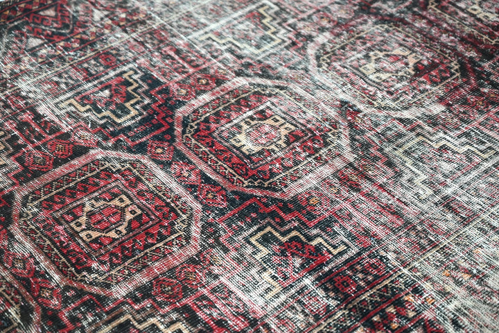 red Medium rug 3' 9" x 7' 0"