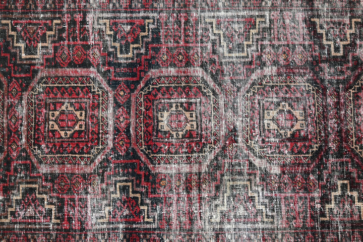 red Medium rug 3' 9" x 7' 0"