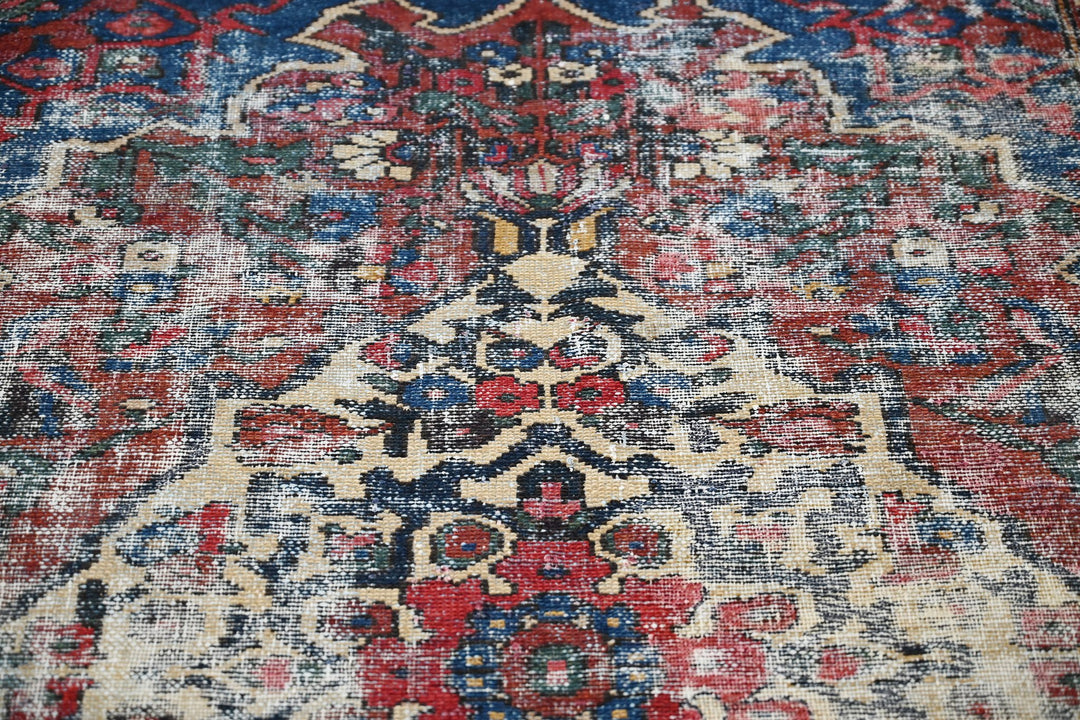 brown Accent rug 4' 0" x 5' 10"