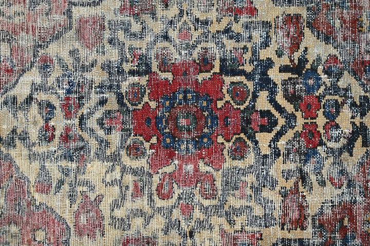 brown Accent rug 4' 0" x 5' 10"