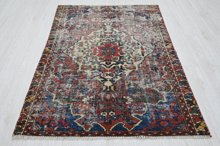 brown Accent rug 4' 0" x 5' 10"
