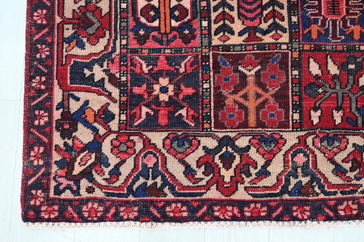red Accent rug 4' 3" x 6' 4"