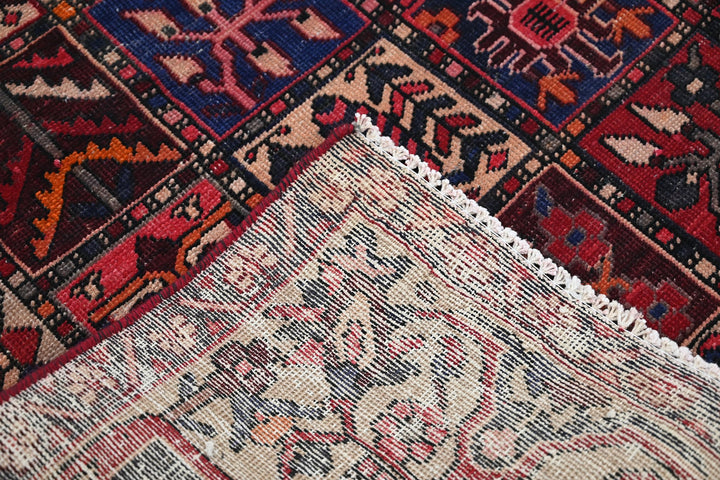 red Accent rug 4' 3" x 6' 4"
