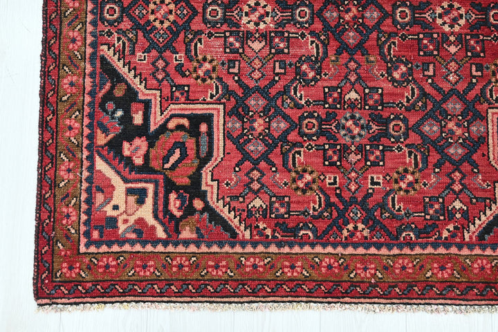 red Medium rug 3' 10" x 7' 0"