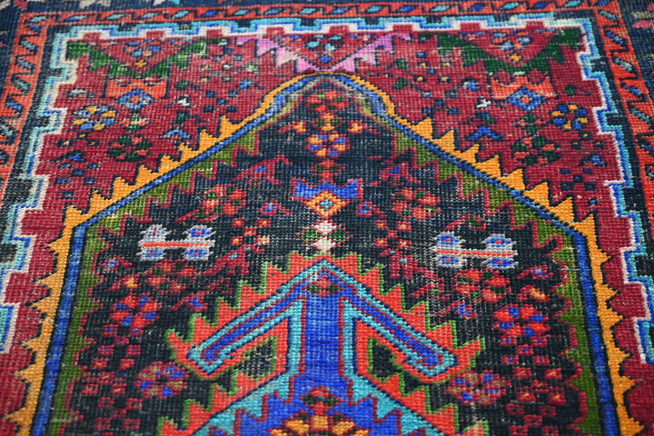 black Medium rug 3' 5" x 7' 1"